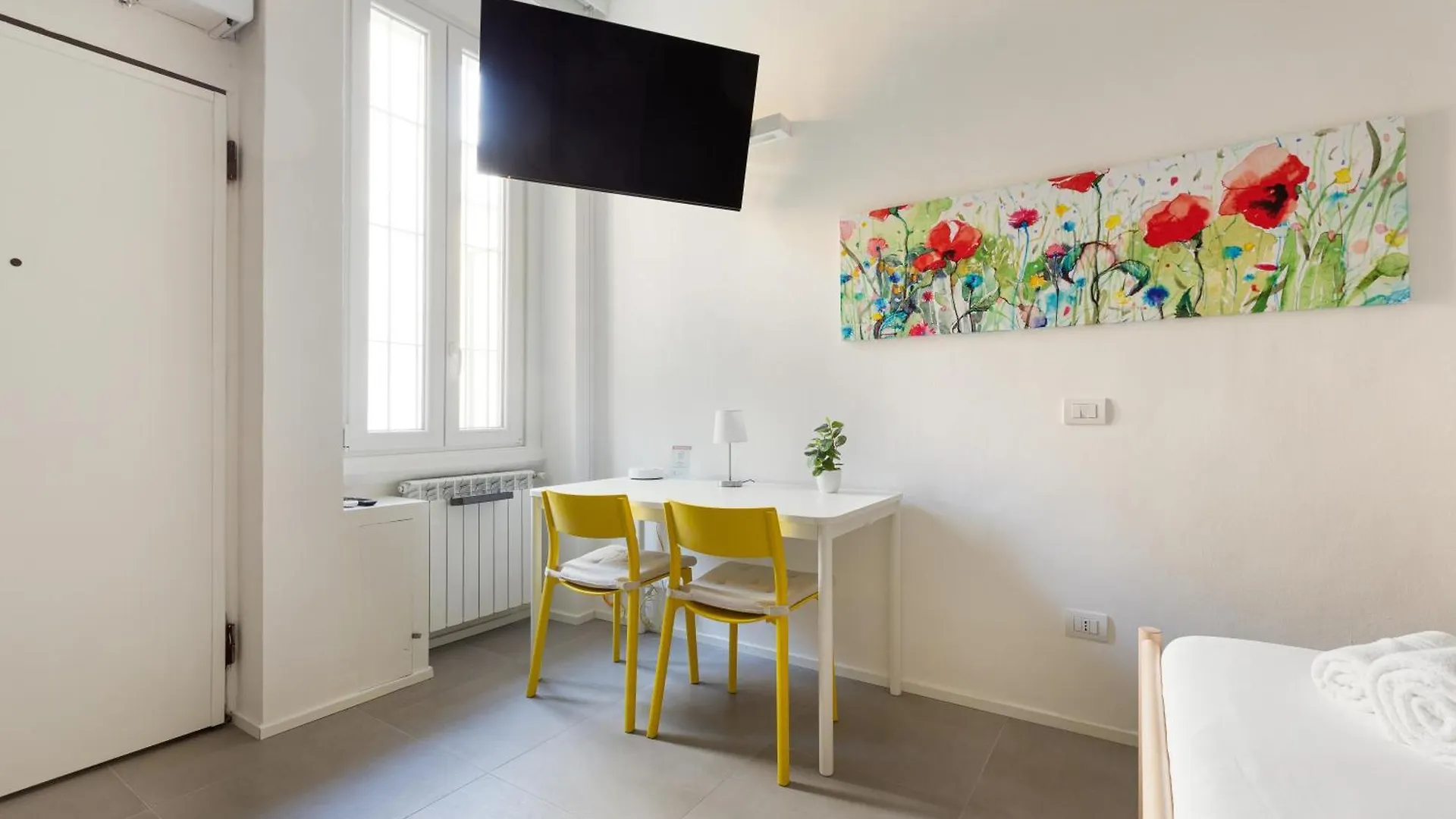 Corso Vercelli Cosy And Bright Studio Milan Apartment